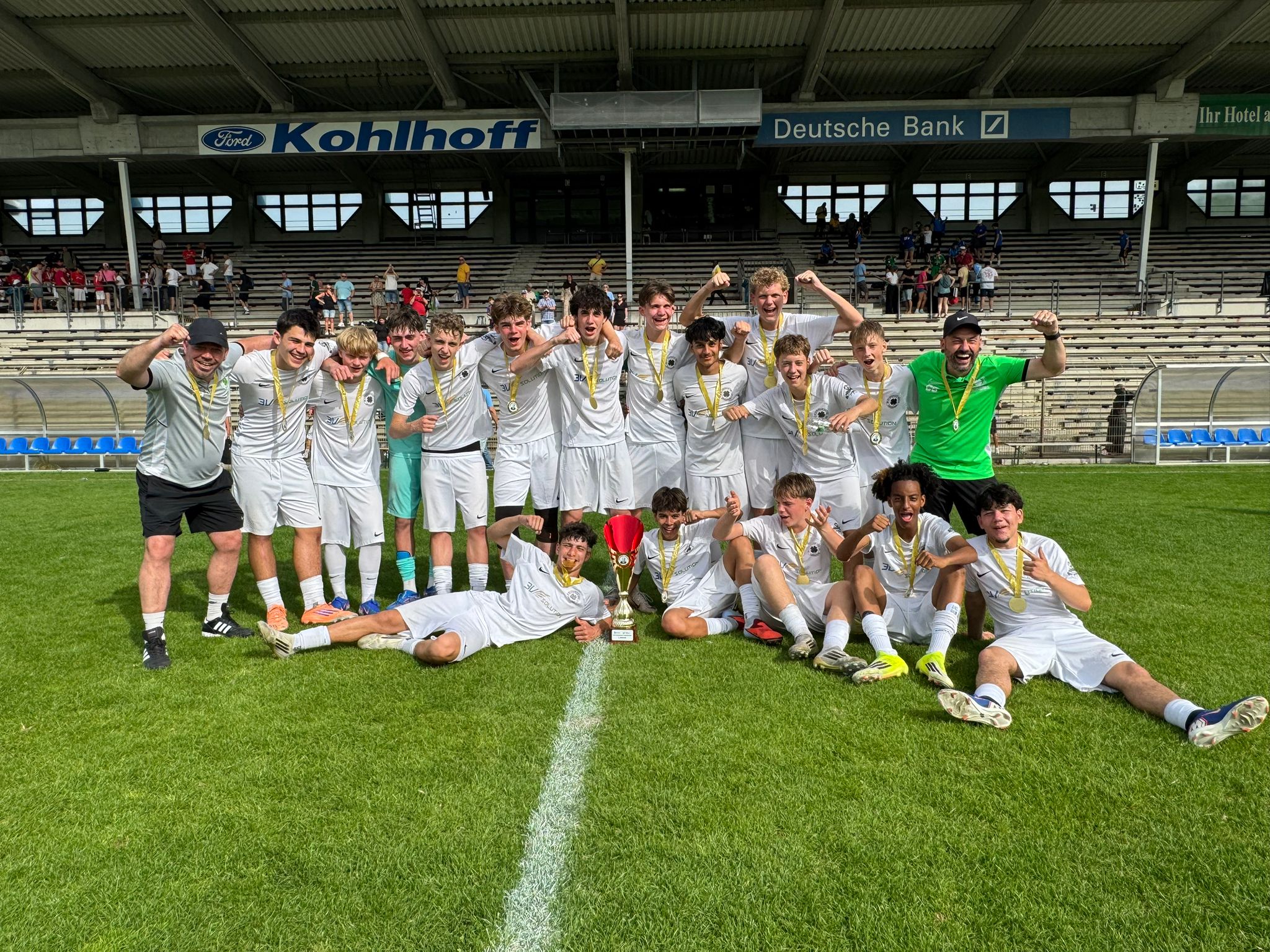 U15